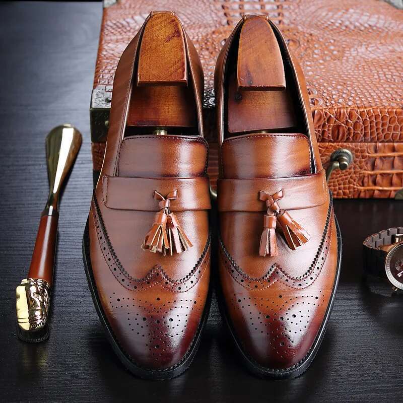 Leather Loafers designer Tassels Brogue Male Wedding Fashion High Quality Men Casual Shoes Big Size 37-48