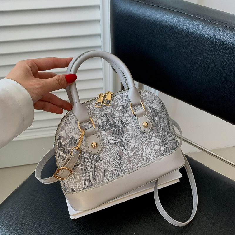 2025S Fashion Designer This Year S Fashion Is Simple Handbag Summer Women S Gentle Temperament Shoulder Crossbody Bag Shell Bag Trend
