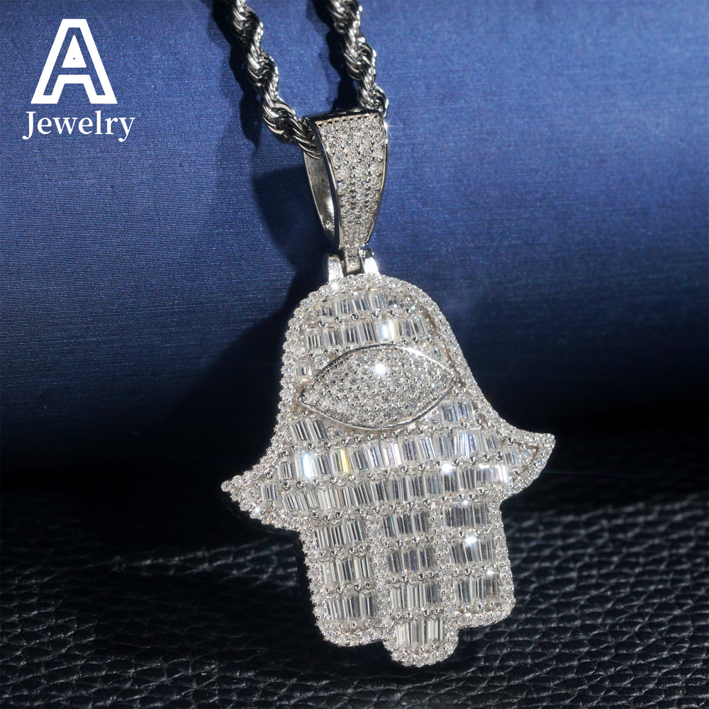 Mainstream fashion 925 sterling silver vvs Moissanite pendant Gold and silver hip hop men and women collarbone pendant