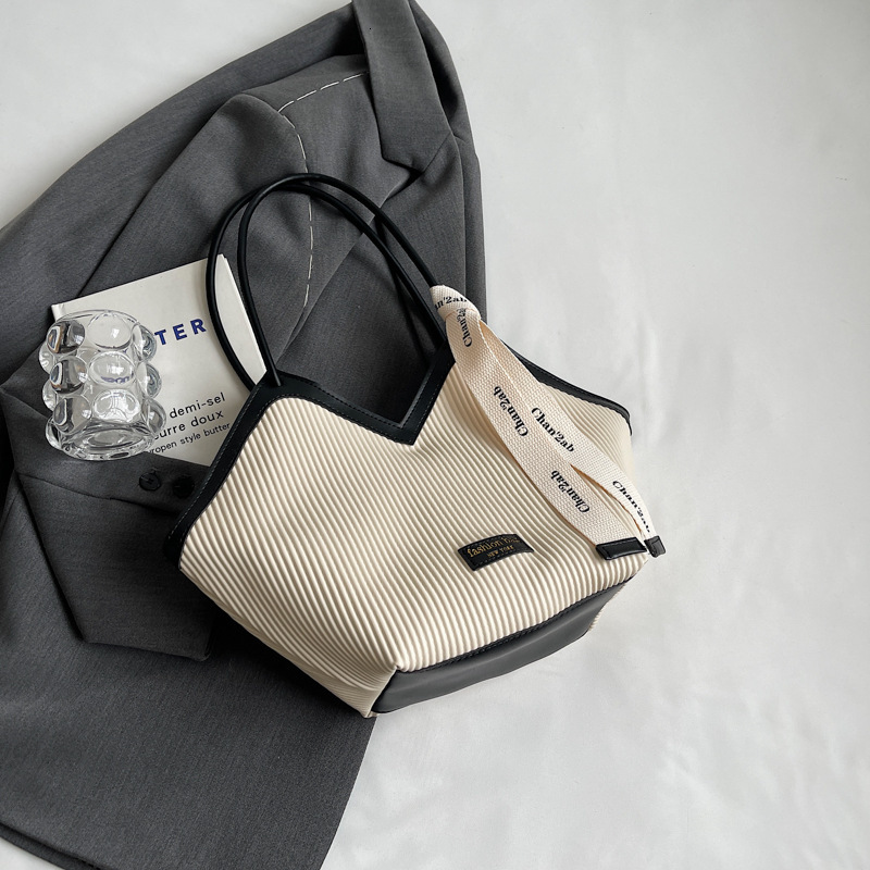 2025S Fashion Designer Straight Autumn And Winter High End Commuting Tote Large Capacity Versatile Shoulder Bag Crossbody Handbag Women S Bag