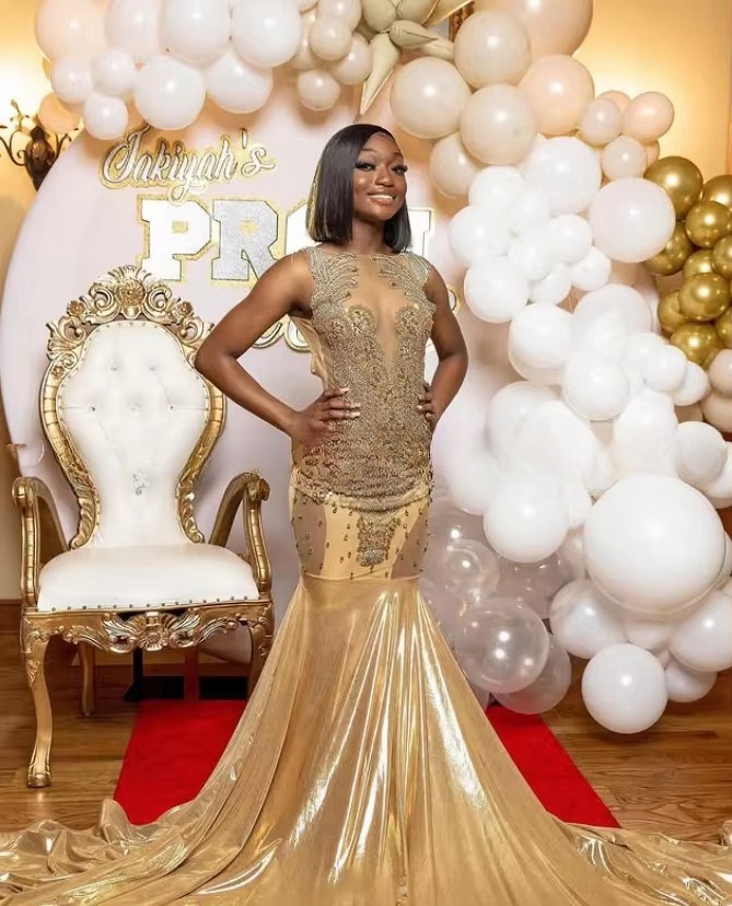 Customized 2025 Gold Mermaid Prom Beaded Applique Sexy Black Girls Evening Gowns Party Dresses