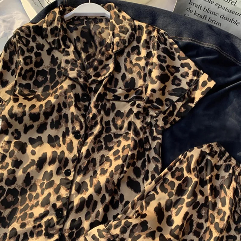 Leopard Print Nice Ice Silk Pajama Set for Womens Summer Short sleeved Pajamas High end Pajamas Sweet Lounge Clothing Satin Pajamas 250321