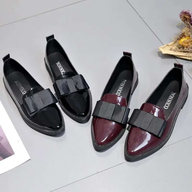 Women's Loafers Bow Pointed Toe Flat New for Women Patent Leather Shallow Mouth Casual Comfortable Ladies Shoes