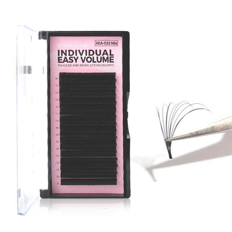 Xingyan blooms in one second densely arranged with natural thick and soft grafting eyelashes. Planting false eyelashes grafting W250324