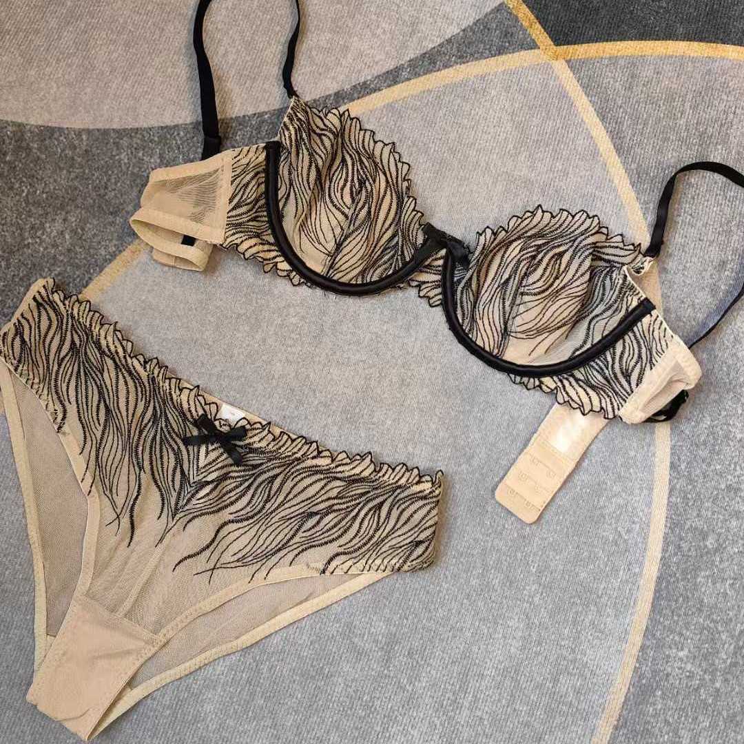 French sexy lingerie leopard print ultra-thin rabbit ear cup bra with large chest and small steel support bra set 250315