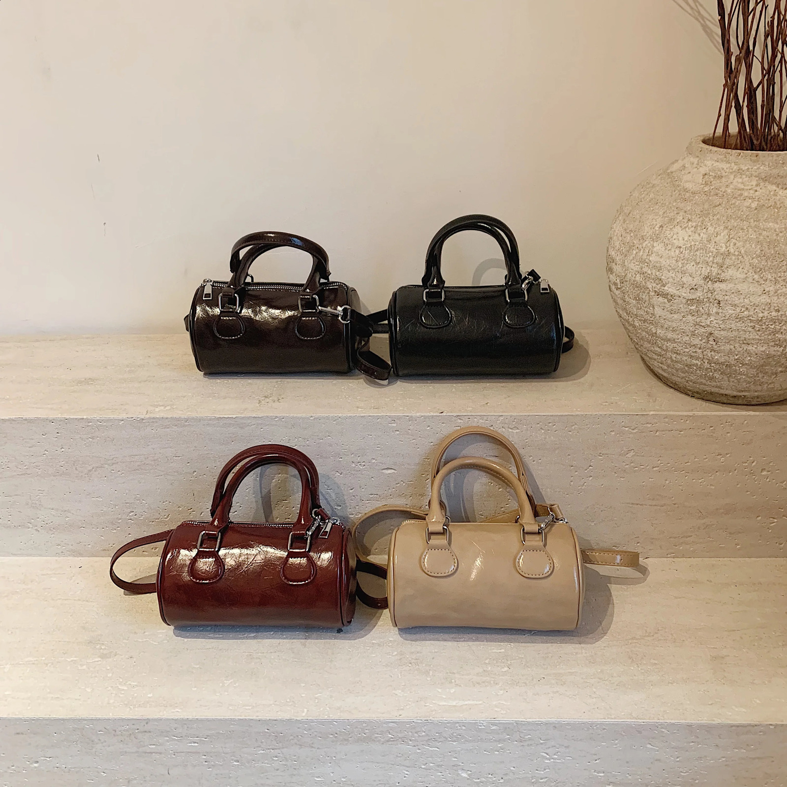 Womens retro bag Boston winter oil wax leather shoulder cross body handbag 250317