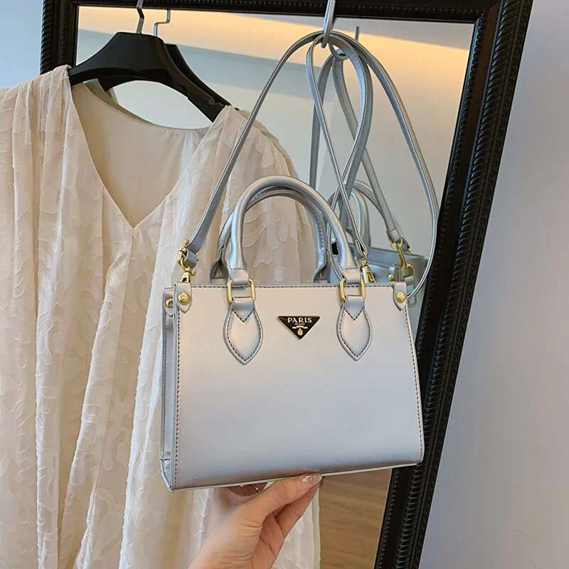 2025 New Inspiration Crossbody Bag Minimalist Retro Designer Fashion Crossbody Bag Soft Leather Handbag with Unique Letter Details5