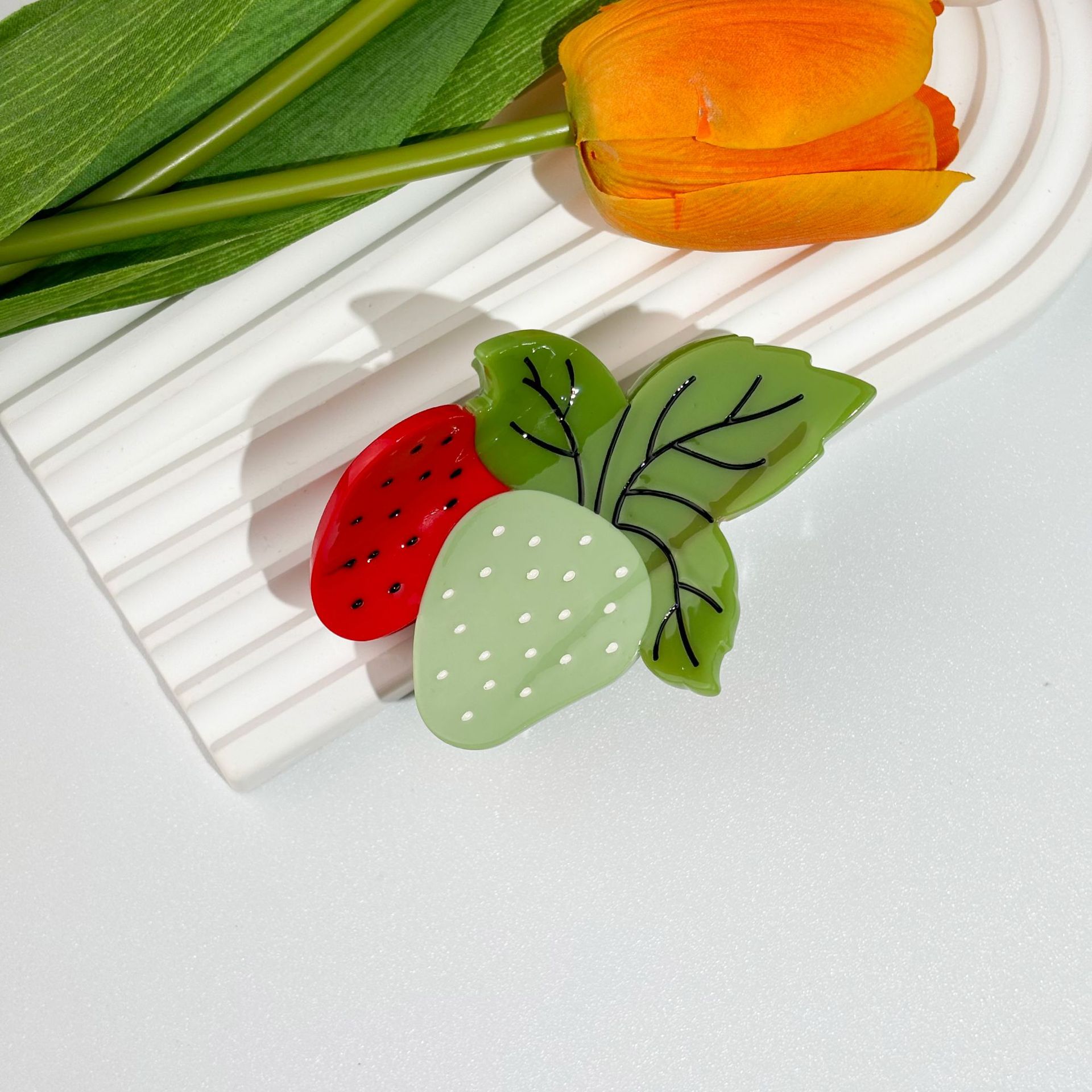 New simulation fruit strawberry acetate scratch clip quirky hair clips cute hair grip fun niche vegetable hair accessories hair clips