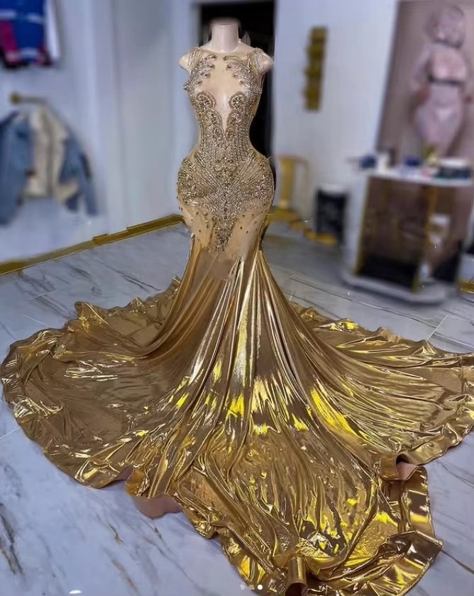 Customized 2025 Gold Mermaid Prom Beaded Applique Sexy Black Girls Evening Gowns Party Dresses