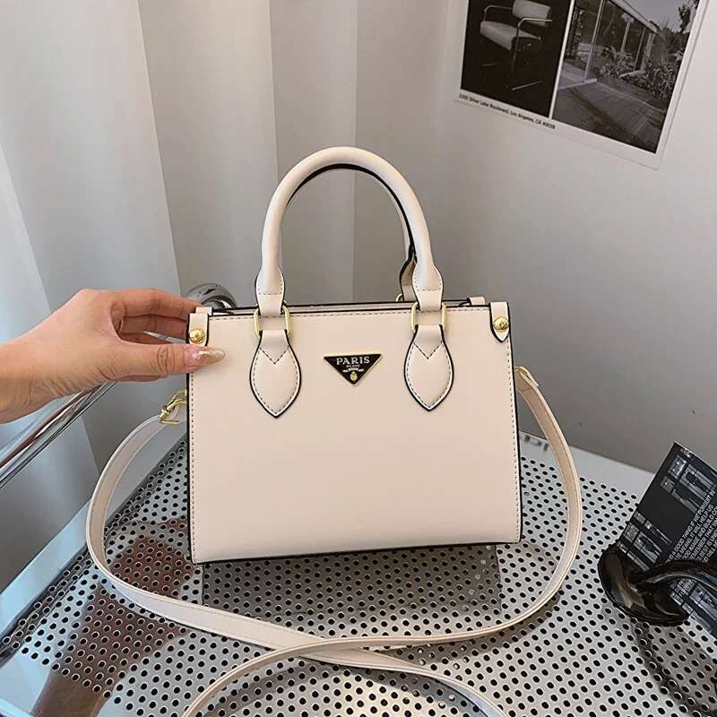 2025 New Inspiration Crossbody Bag Minimalist Retro Designer Fashion Crossbody Bag Soft Leather Handbag with Unique Letter Details5