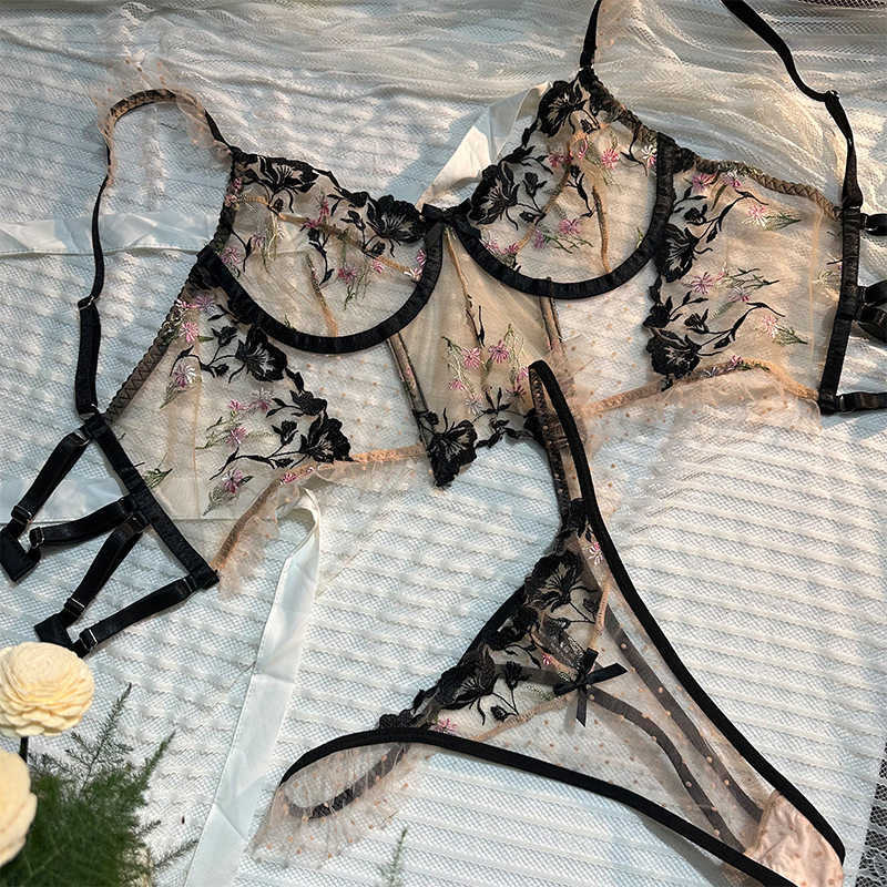 French style ultra-thin lingerie with lace embroidery, steel ring support, large chest display, small bra, mesh transparent bra set 250315
