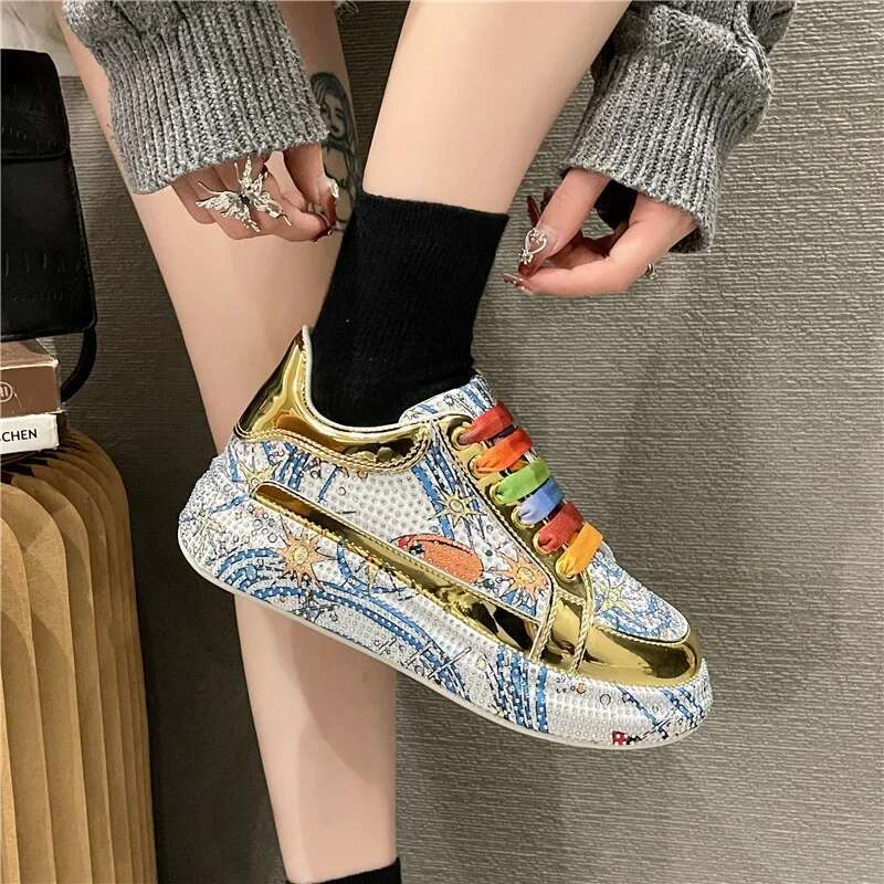 2025 New Korean Graffiti Casual Women's Thick Bottom Anti slip Sports Banquet Designer Fashion Flat Shoes