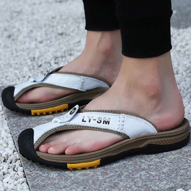 Genuine Cow Leather Sandals Flip ps Men's Casual Shoes Classic Massage Men Beach Slippers Anti-slip Summer 2025 New