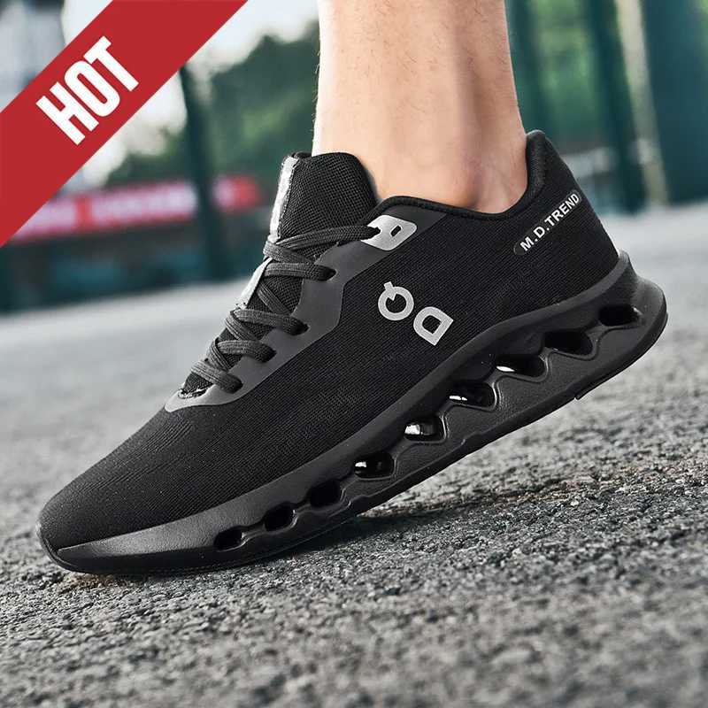 Marathon mens sports running shoes are breathable lightweight comfortable for men and suitable for hiking and joggingC250425