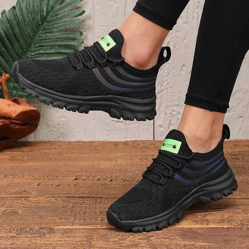 Womens grid sports shoes industrial casual style lightweight N-slip sole outdoor walking training basketball sports shoesXJ250324