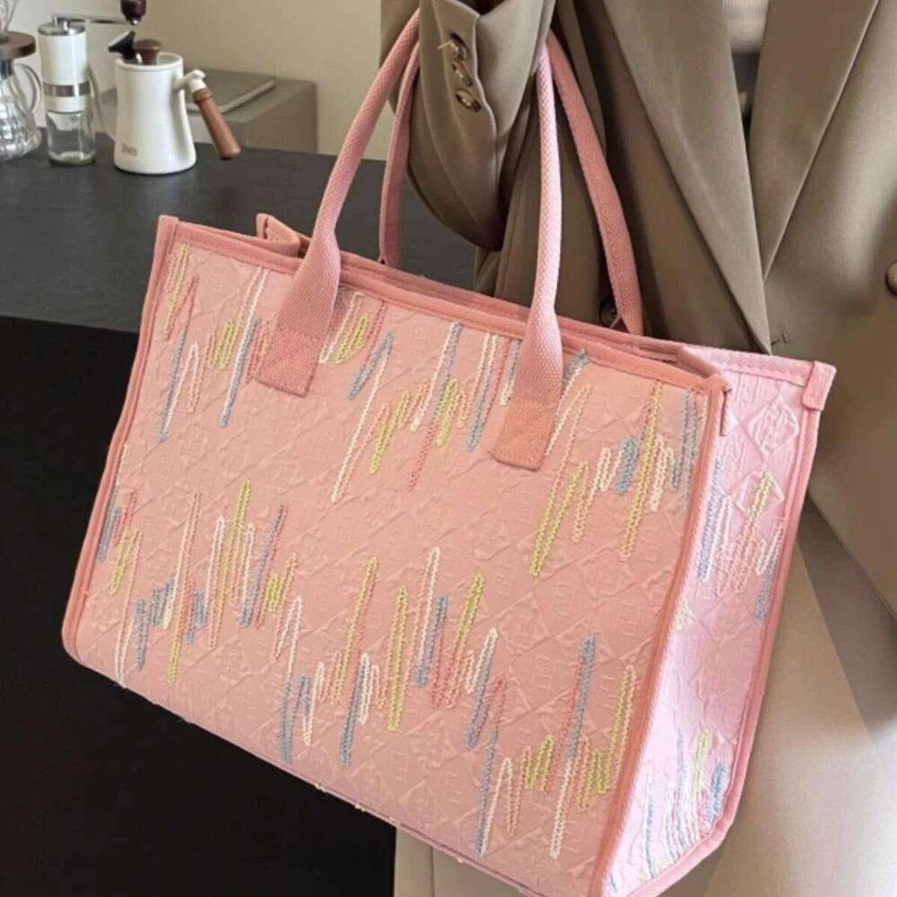 2025 pretty Large capacity canvas bag versatile 2024 women's new fashion handbag, single shoulder commuting mom beautiful tote bag, ethnic style 
