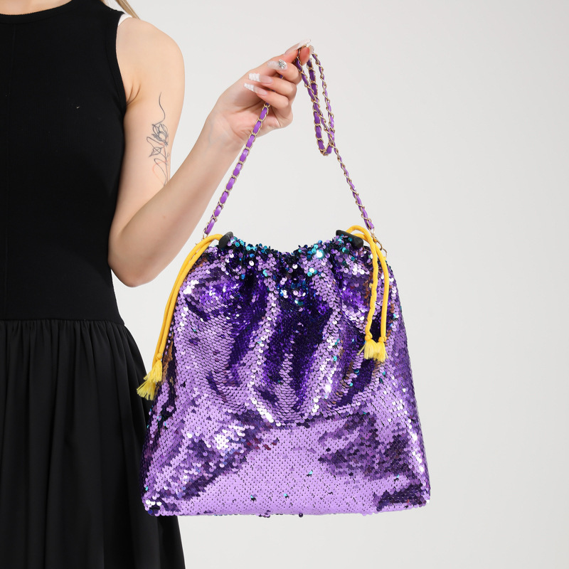 2025S Fashion Designer Bsgs Women S New Fashionable Shoulder Bug Chain Drawstring Tote Bright Film Crossbody Bag