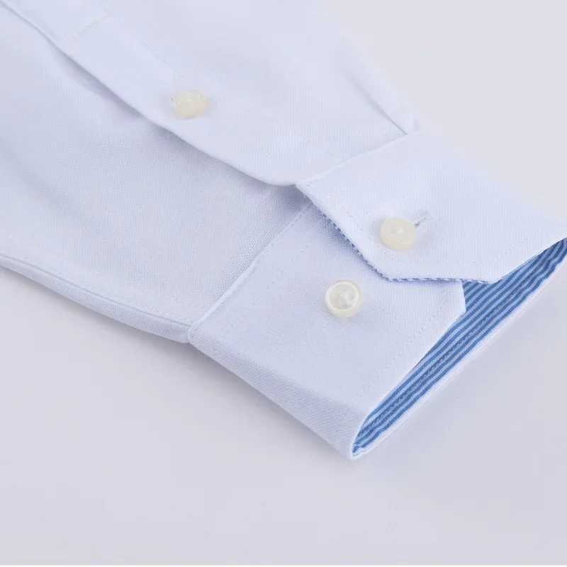 Mens fashion long sleeved solid Oxford shirt with single patch pocket casual fit button down collar shirt X2503241
