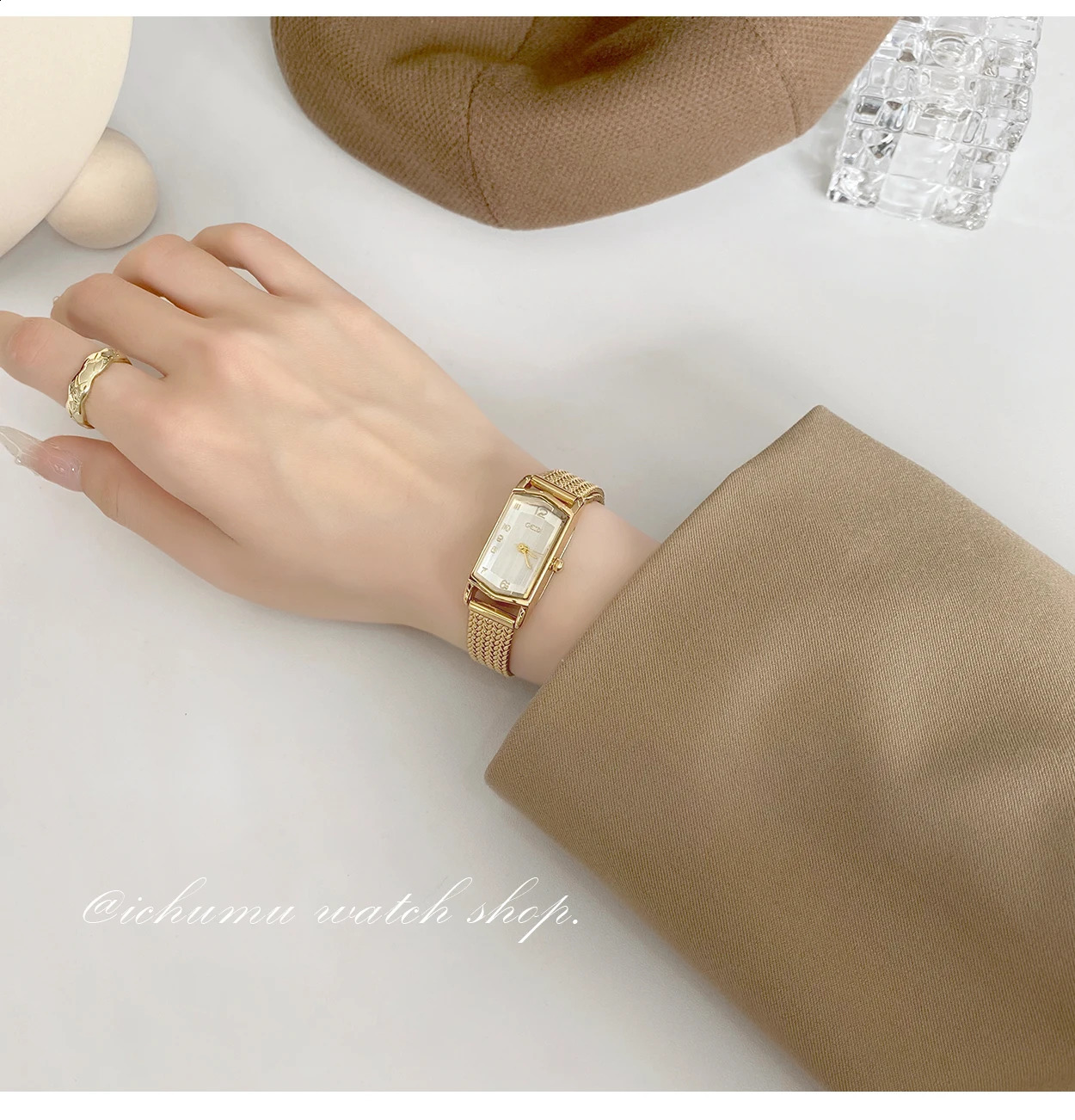 Retro gold watch for delicate rectangular dial womens waterproof quartz watch for women 250319