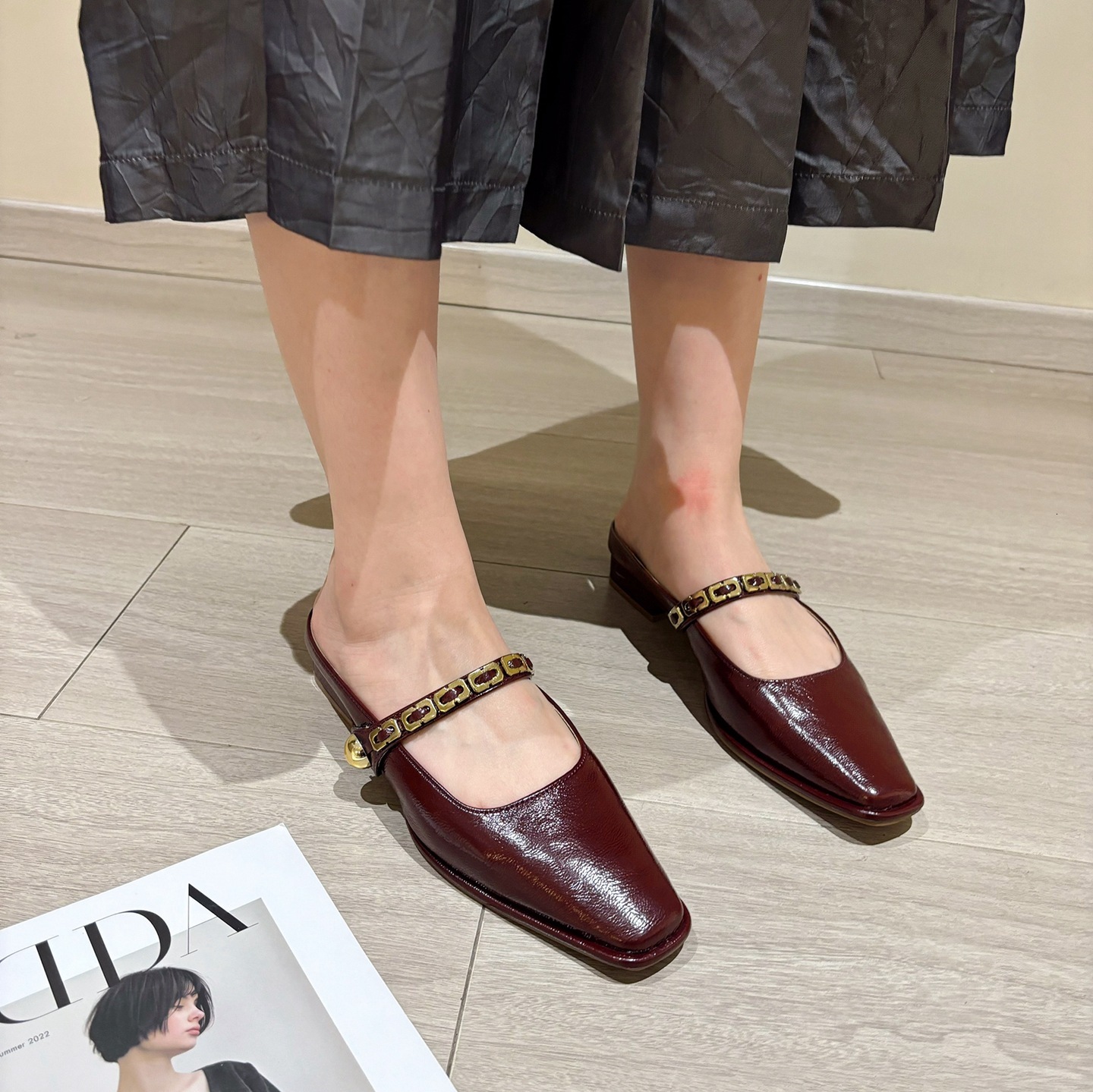 2025 New French Shoes with Square Toe Straight Strap Designer Fashionable Multi functional Lightweight and Comfortable Suitable for Commuting