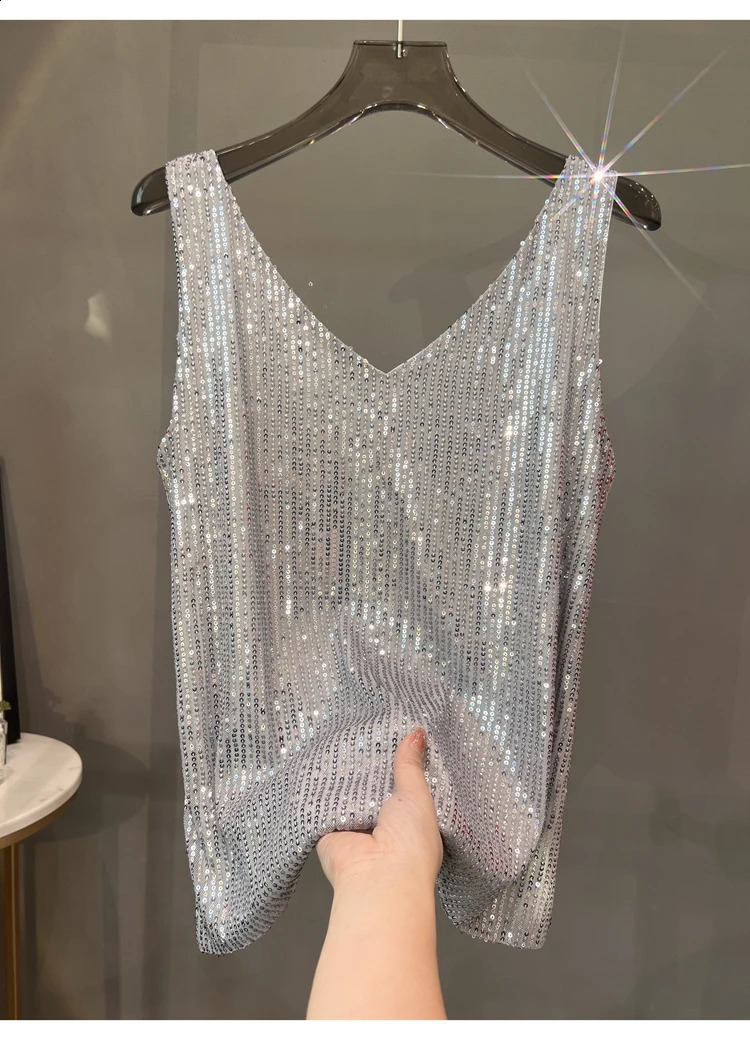 European and American Sequined V-neck Vest Worn Inside A Suit Bottoming Shirt and Worn Outside A Sparkling Top 250324