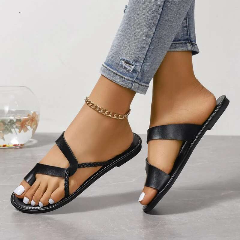 Summer Women's Slippers 2025 New Braided Strap Non-slip Soft Sole Flat Shoes Fashion Comfortable Women Beach Sandals 36-43