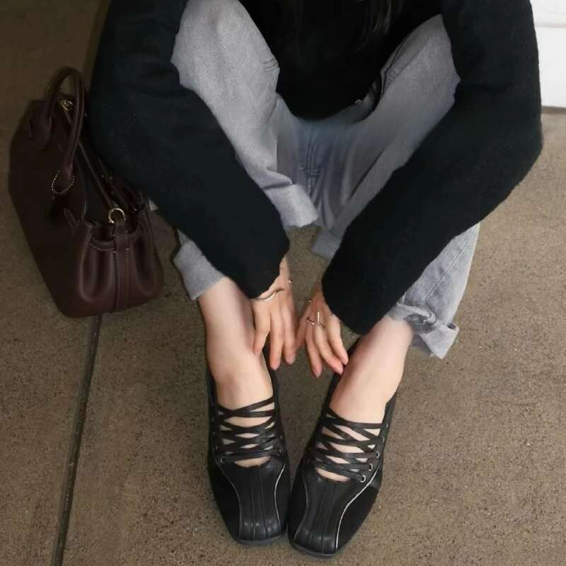 Women's flats Fashion Korean style lace-up retro casual shoes Comfortable lightweight ballet sneakers