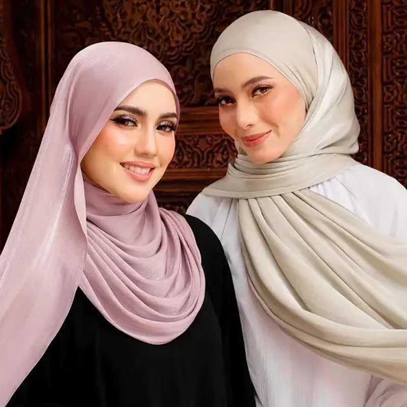 The latest shimmering pleated chiffon headscarf shawl wrap solid color Muslim headscarf foard scarf Malaysian headscarf X250324