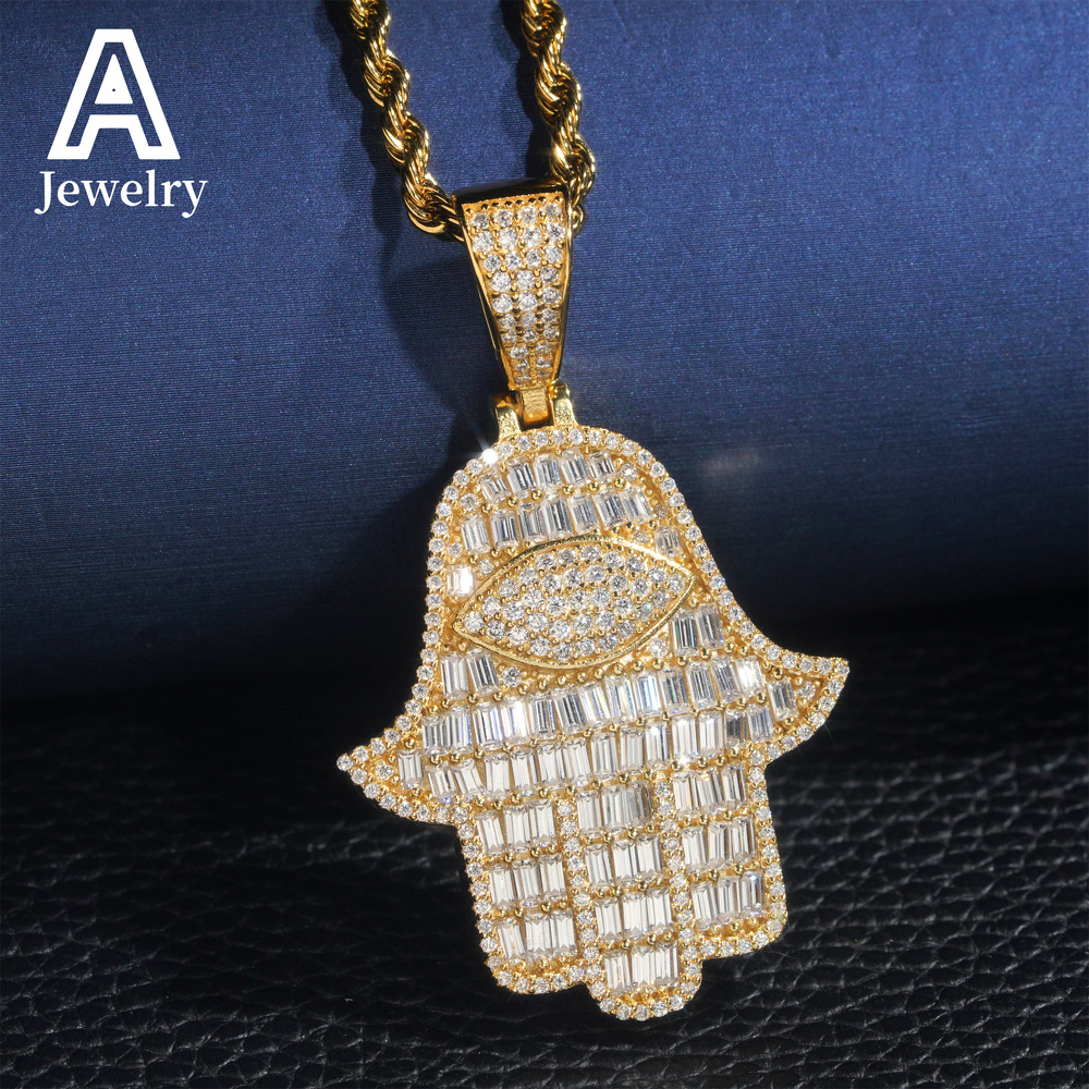 Mainstream fashion 925 sterling silver vvs Moissanite pendant Gold and silver hip hop men and women collarbone pendant