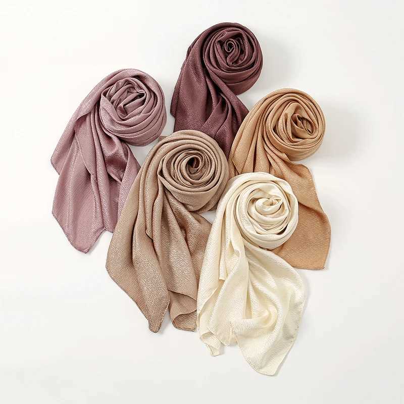 Home>Products>High quality silk curly headscarf>Warm shoulder plain weave Muslim warm headscarf X250324