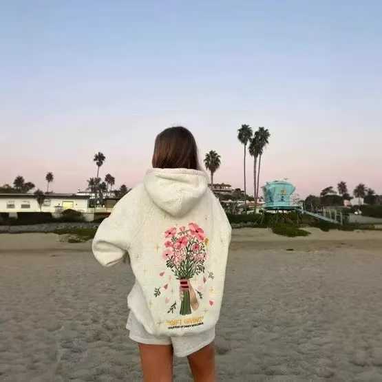 2025 new women's embroidered rotator sleeve thread Chasing Sunsets hoodie
