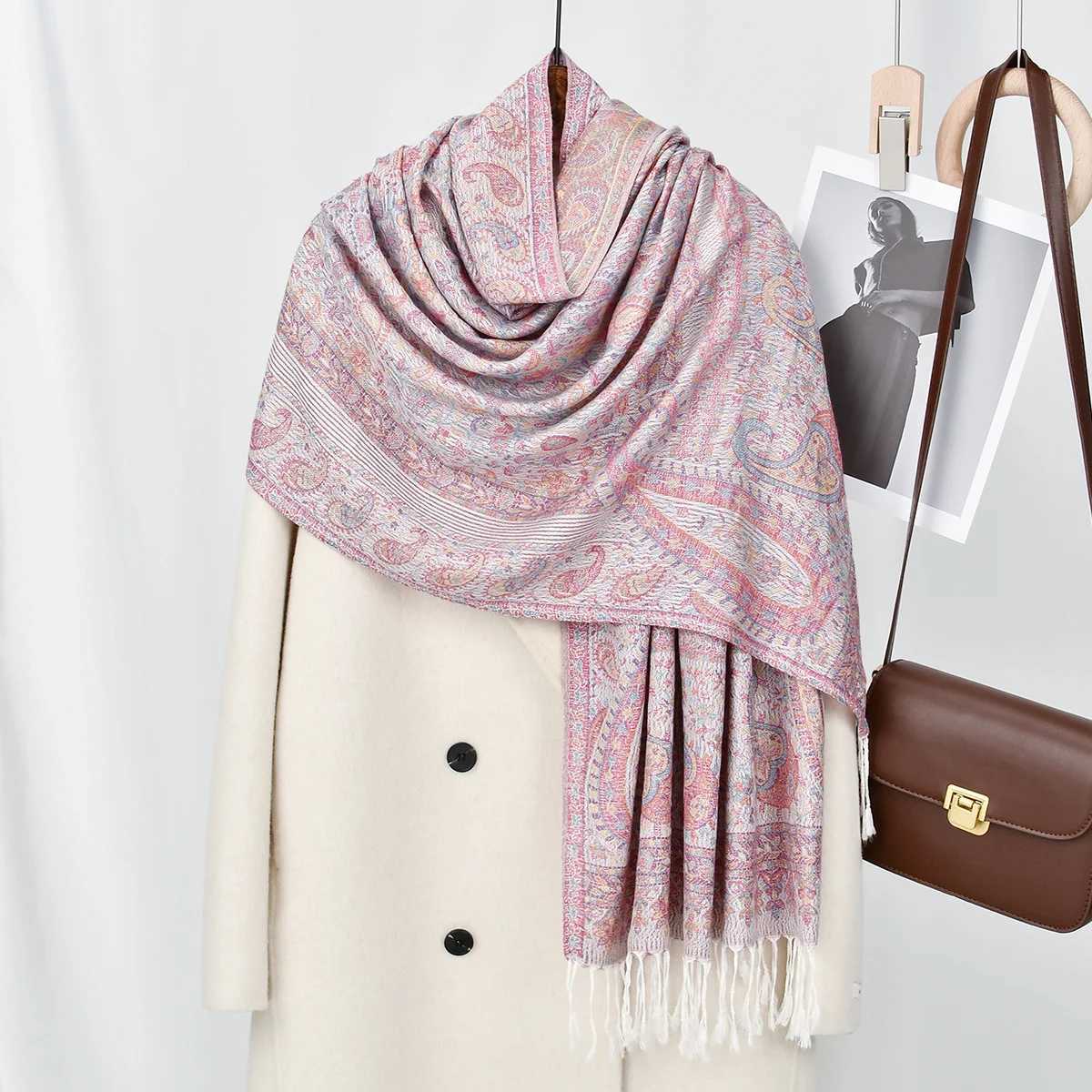 New embroidered scarf shawl suitable for the Paisley cashmere of the Wenzu ethnic group cotton Muslim Wenjin packaging womens elegant shawl turbo shaw