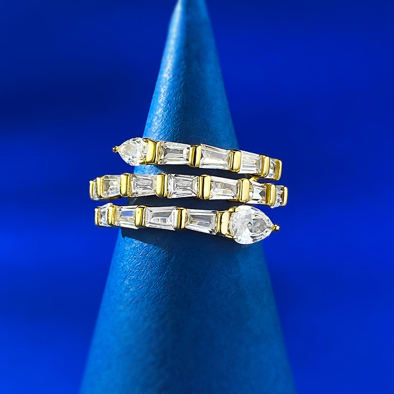 2025 Gorgeous Top Sell Wedding Rings Luxury Jewelry Soild 100% 925 Sterling Silver pear Cut White Lab Moissanite Diamond Party Women Engagement Band R