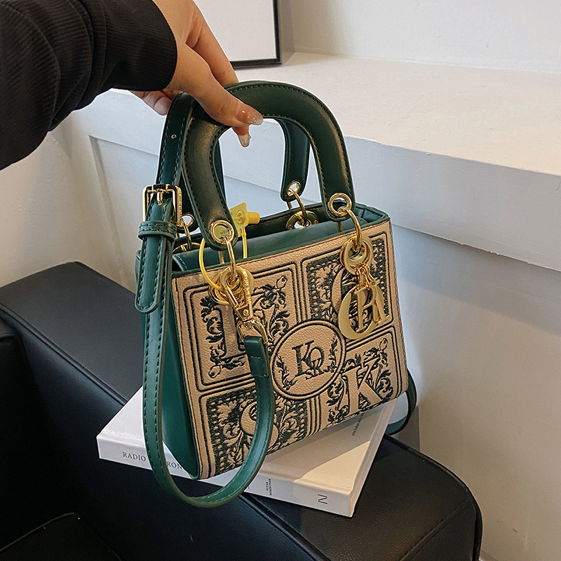 design bag 2025 Summer women's all-match style niche retro handbag fashionable and elegant women's bag shoulder bag and underarm bag
