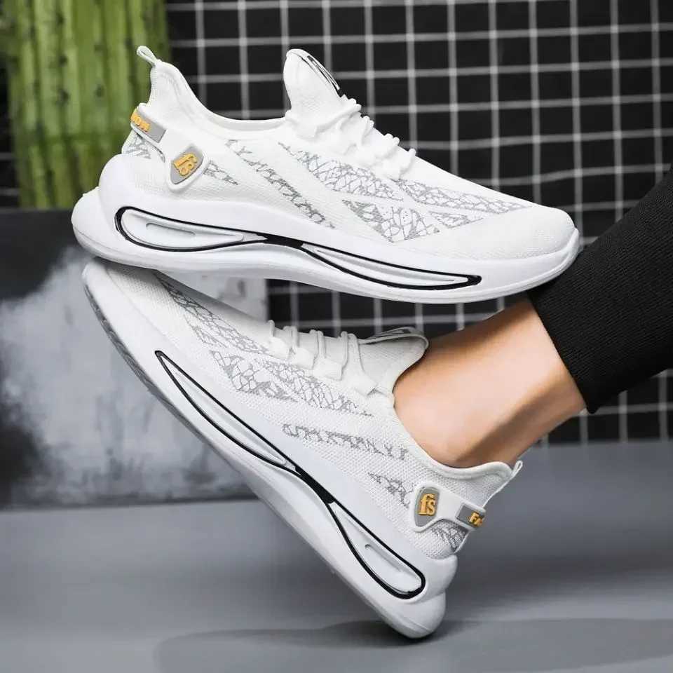Mens casual sports shoes breathable sports shoes outdoor sports running shoes comfortable walking training tennis shoesXJ250324
