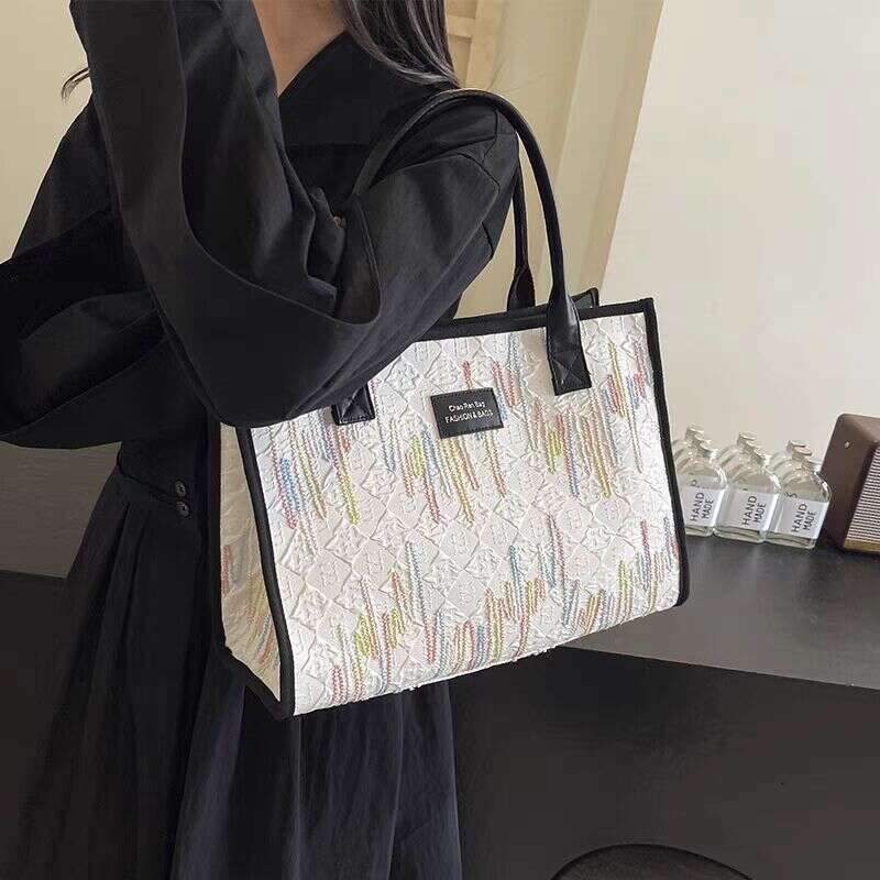2025 pretty Large capacity canvas bag versatile 2024 women's new fashion handbag, single shoulder commuting mom beautiful tote bag, ethnic style 