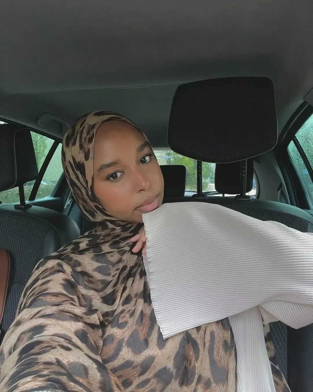 Fashion Voile adhesive knitted headscarf leopard print dragon Muslim shawl Exquisite headscarf text Islamic shawl X250324