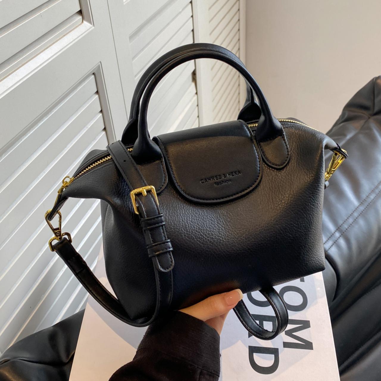 design bag 2025 style bag casual and versatile high-end sense hand-held shoulder bag commuter crossbody dumpling bag