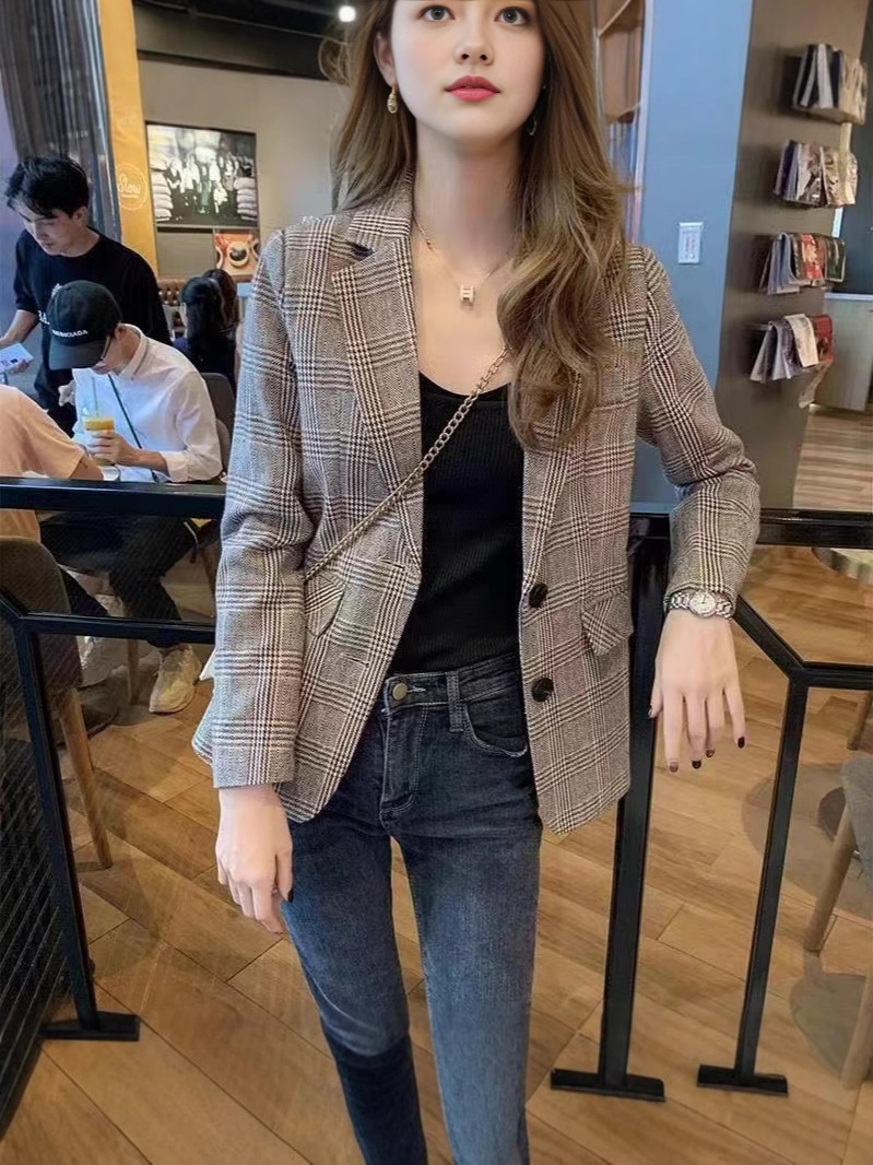 T321Contemporary Korean Casual Suit: Versatile Mid-Length, Double-Breasted Design for Seasonal Wear
