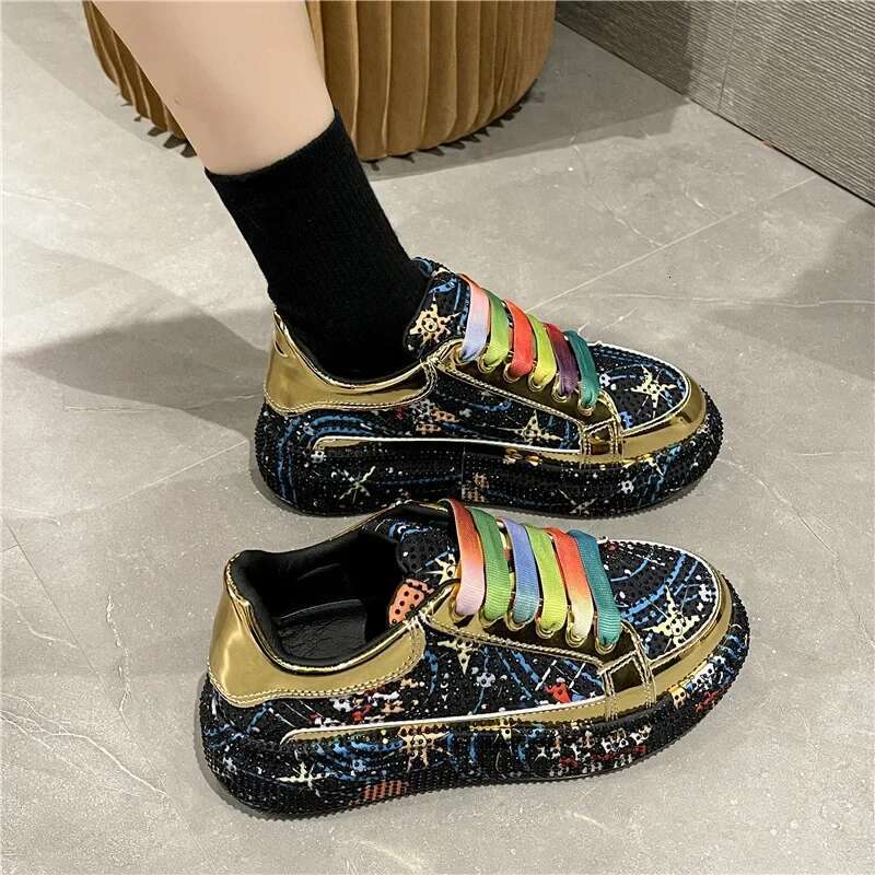 2025 New Korean Graffiti Casual Women's Thick Bottom Anti slip Sports Banquet Designer Fashion Flat Shoes