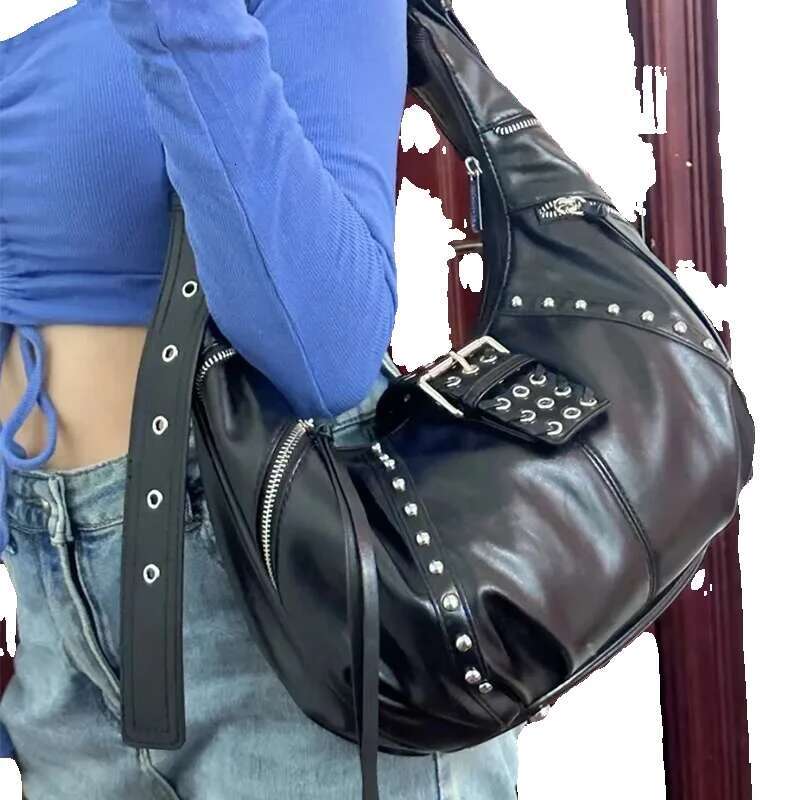 Brand Retro Motorcycle 2025 New Wax Leather Cool Croissant Bag Rivet Zipper Design Shoulder Crossbody Dumpg Armpit Bags
