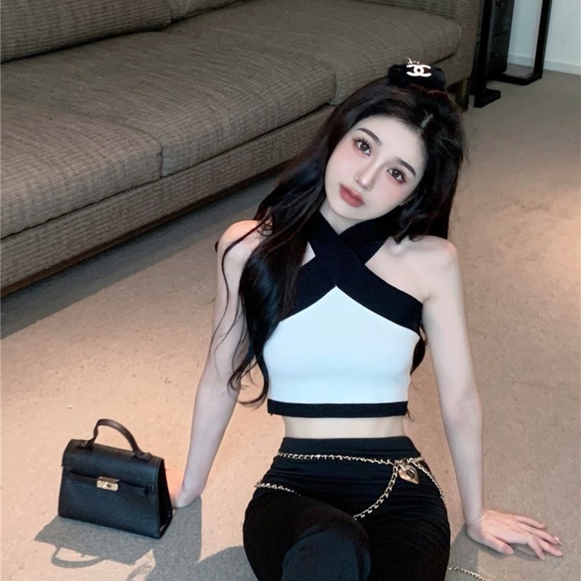 Pure Desire Uniqueness, Sweet And Spicy Girl Sexy Short Necked Tank Wearing Contrasting Color Exposed Navel Sleeveless Top For Women Instagram Trend
