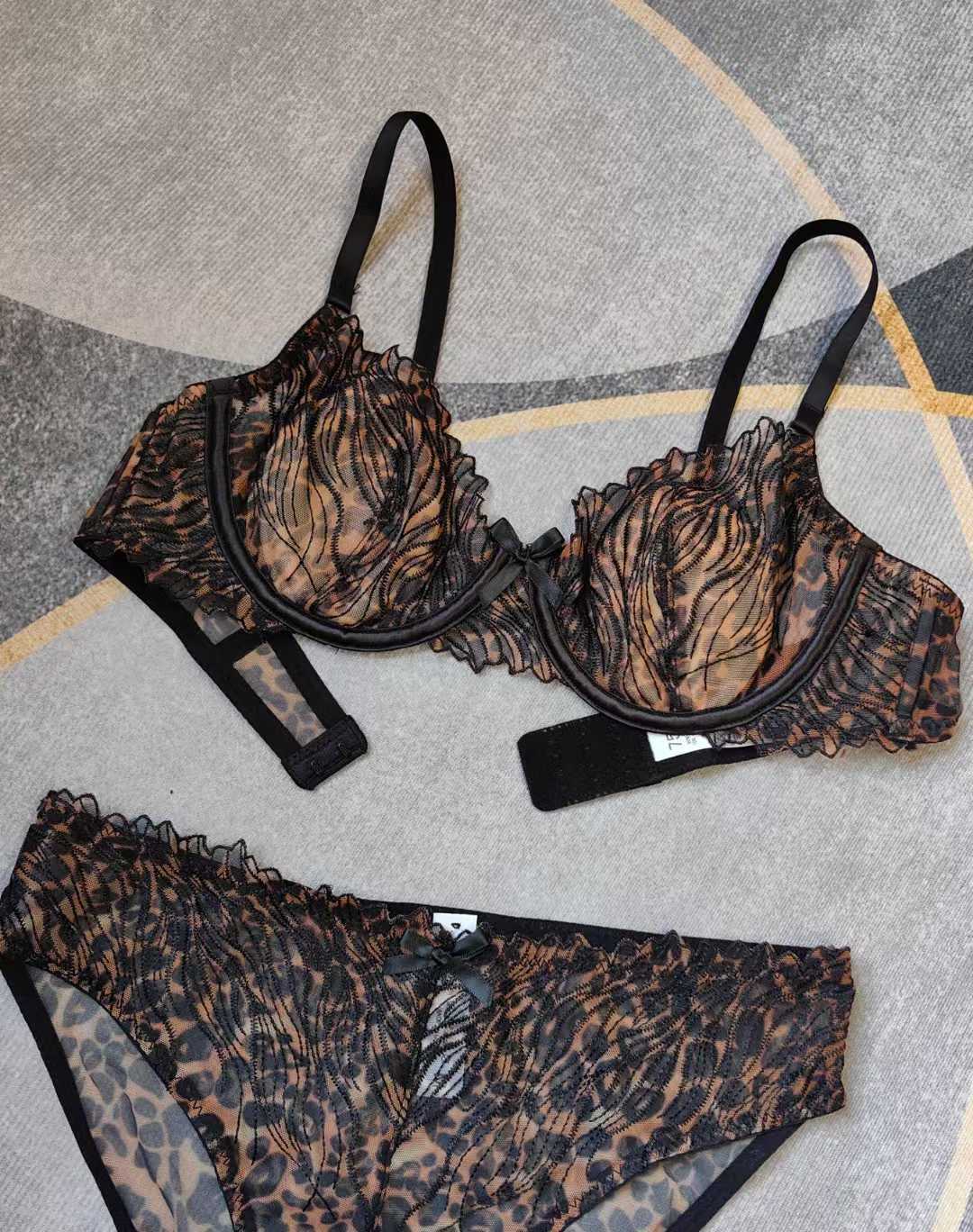 French sexy lingerie leopard print ultra-thin rabbit ear cup bra with large chest and small steel support bra set 250315