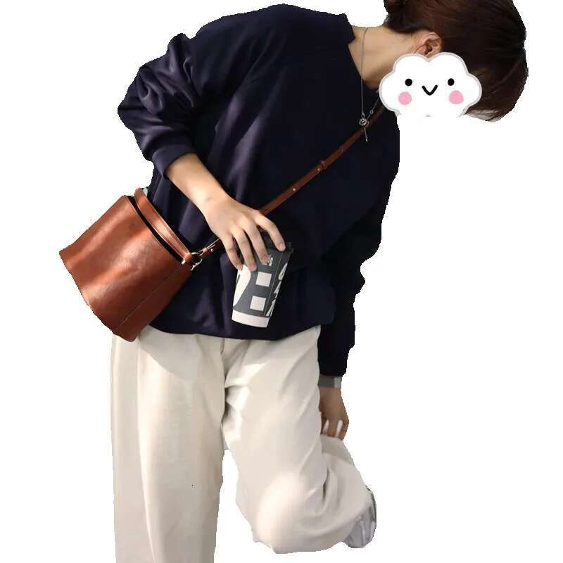 2024 New Arrival Genuine Leather Crossbody Bucket Bags Women Retro Small Handbag Soft Shoulder Bag