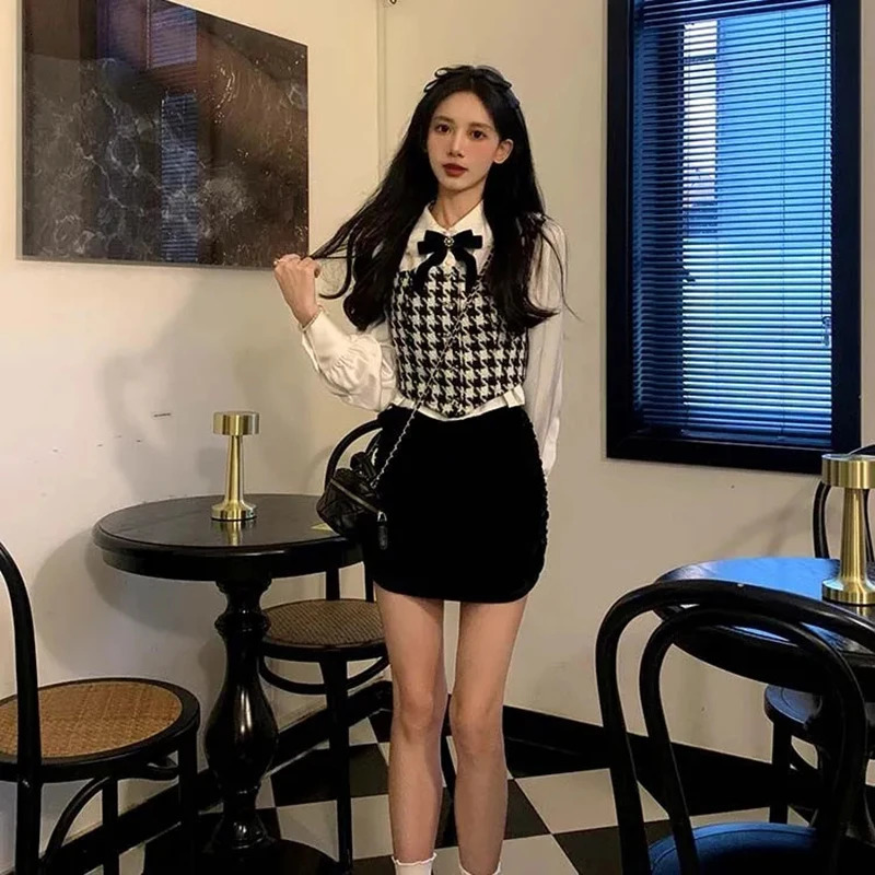 White Bow Shirts Women Sweet Preppy Kawaii Lace Patchwork Blouses Lolita Korean Elegant Peter Pan Collar Long Sleeve Crop Tops 250322