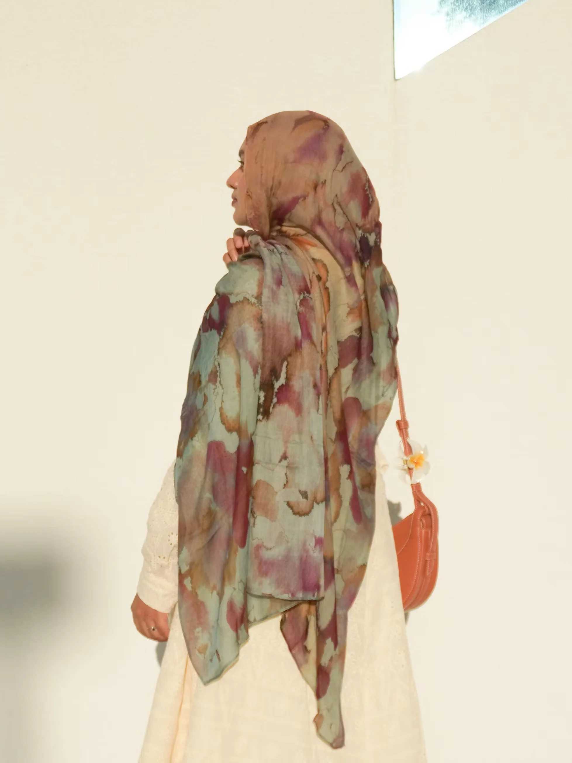 1 piece of Ramadan new watercolor headscarf printed with Wenbo soft Muslim headscarf floral breathable shawl packaging scarf warm X250324