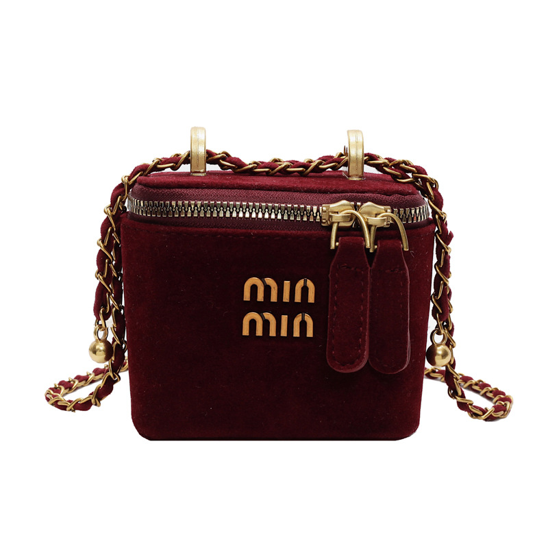 Bucket bag niche mini bag for women retro new frosted chain crossbody bag Autumn/winter casual mouth red envelope 2025