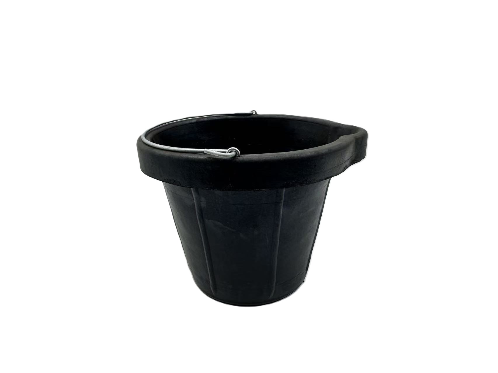 Large capacity multi-purpose rubber bucket - perfect for feeding and drinking animals in three different sizes