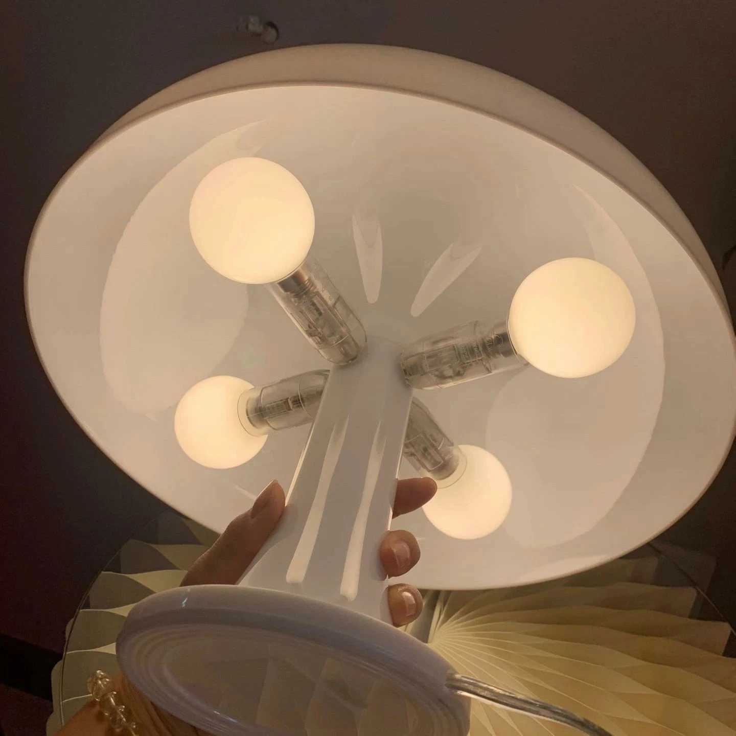 Danish Modern Minimalist Mushroom Table Lamp for Hotel Bedroom Bedside Living Room Decorative Desk Lights With 4 BulbsC250324