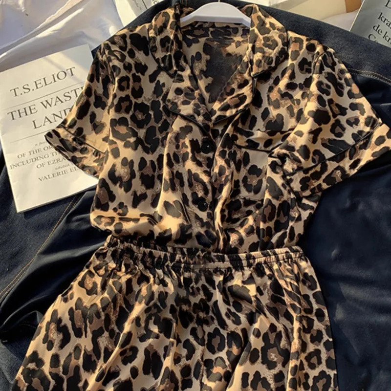 Leopard Print Nice Ice Silk Pajama Set for Womens Summer Short sleeved Pajamas High end Pajamas Sweet Lounge Clothing Satin Pajamas 250321